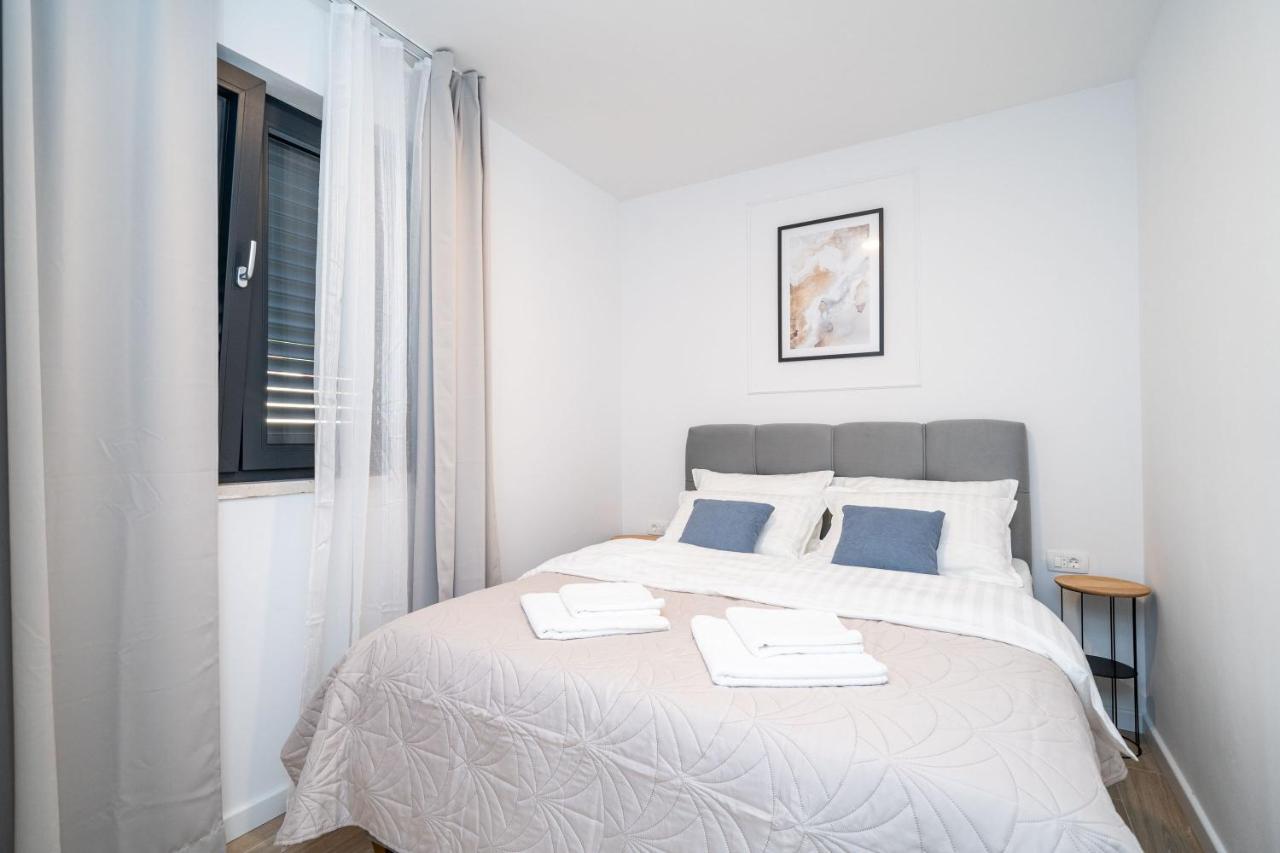 Olive Family House Apartment Млини Екстериор снимка