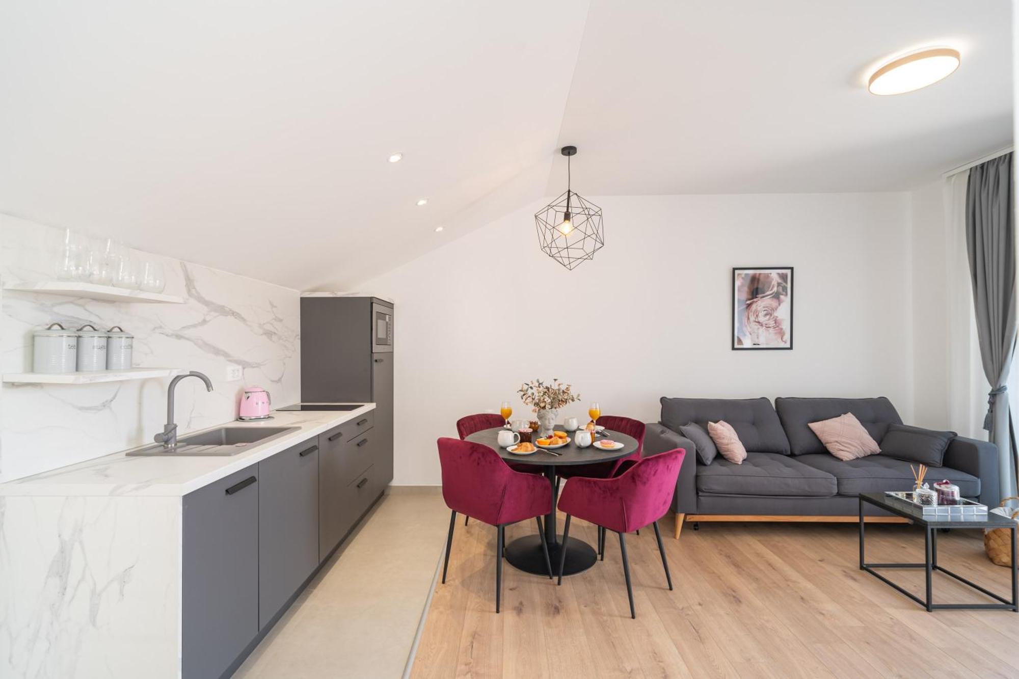 Olive Family House Apartment Млини Екстериор снимка