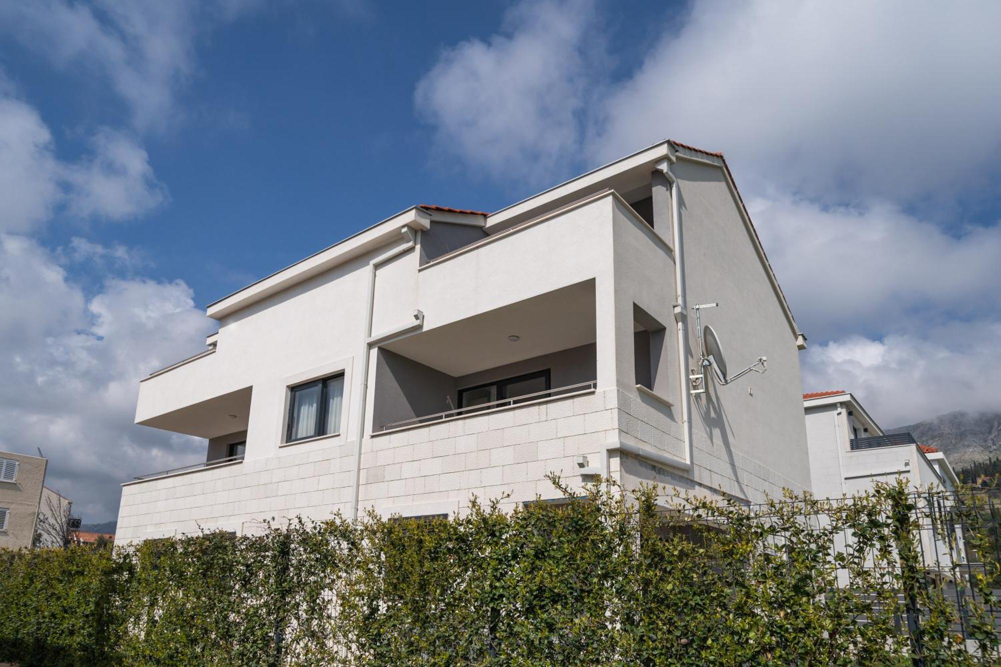 Olive Family House Apartment Млини Екстериор снимка